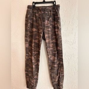 Athleta Farallon Camo joggers